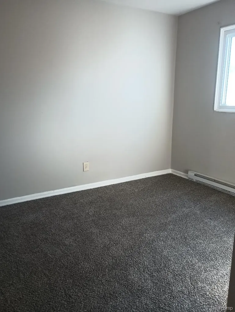 735 Emerson Avenue Pontiac City MI 48340