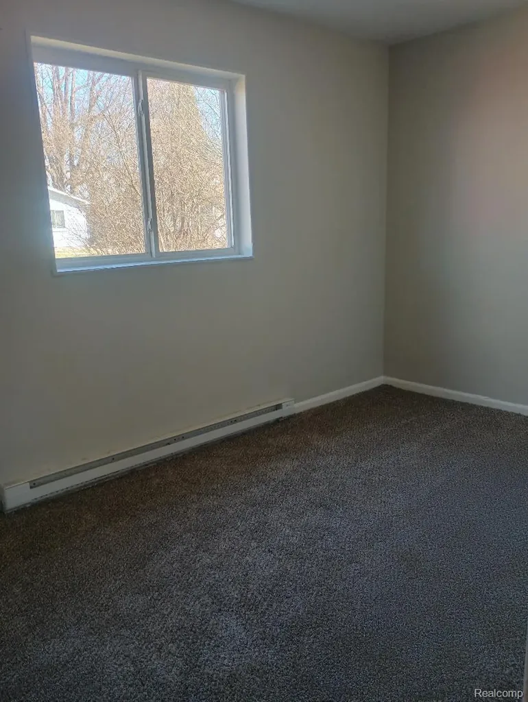 735 Emerson Avenue Pontiac City MI 48340