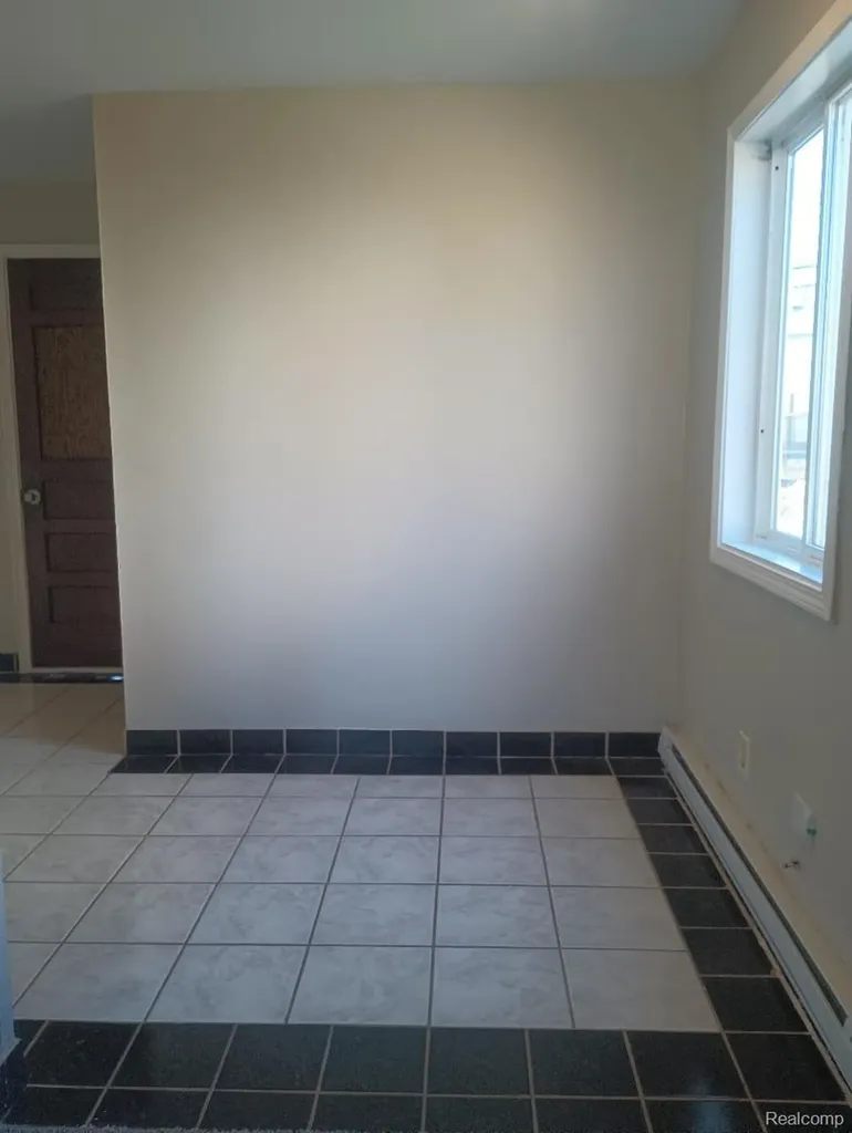 735 Emerson Avenue Pontiac City MI 48340