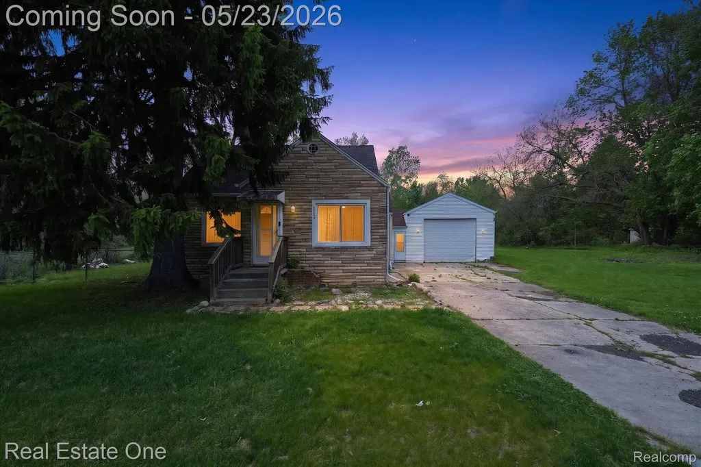 28304 Eton Street Westland City MI 48186