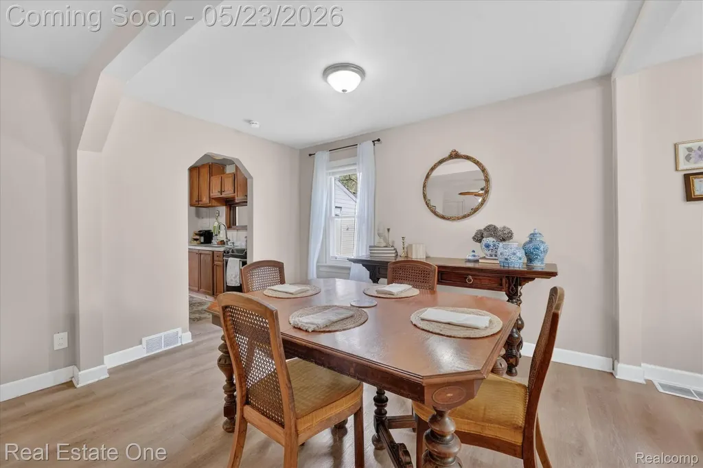 28304 Eton Street Westland City MI 48186