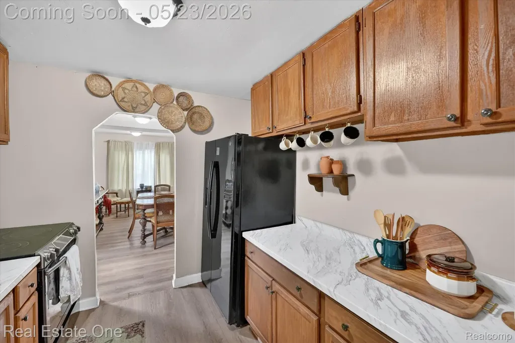 28304 Eton Street Westland City MI 48186