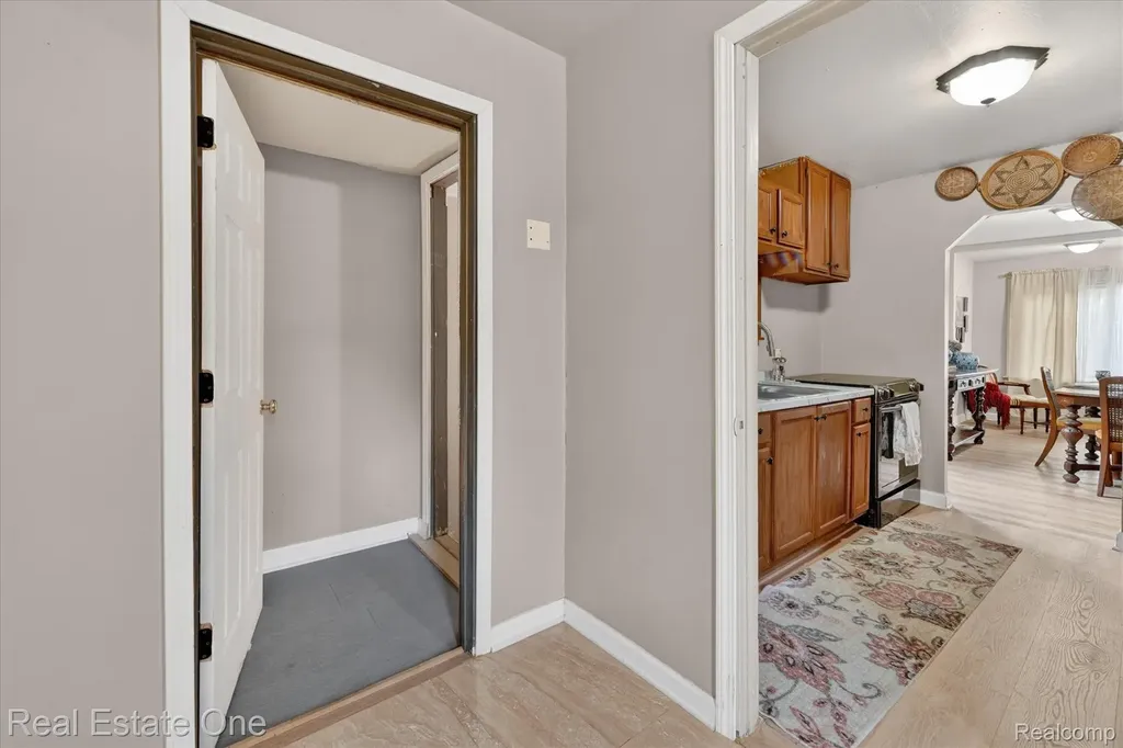 28304 Eton Street Westland City MI 48186