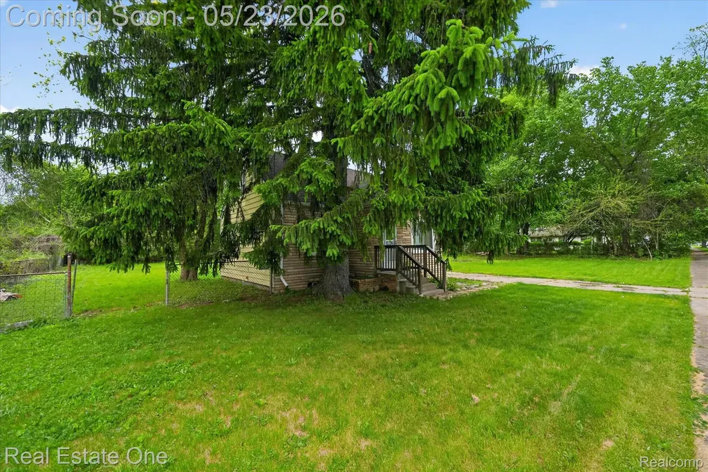 28304 Eton Street Westland City MI 48186