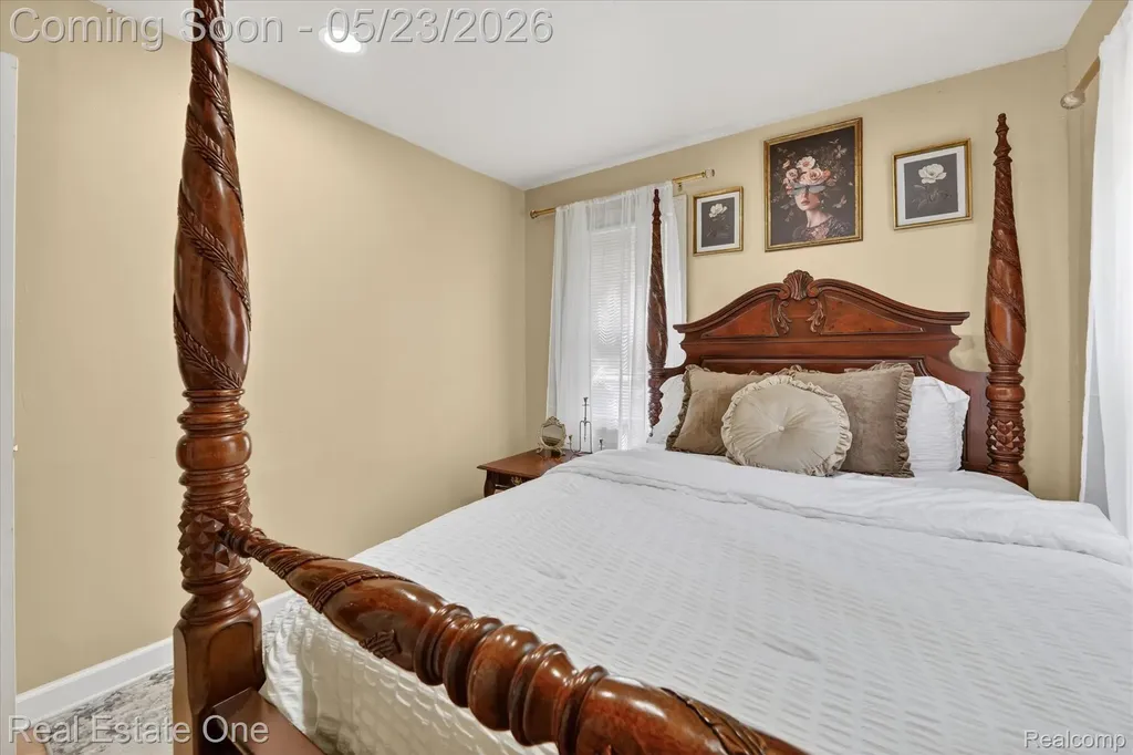 28304 Eton Street Westland City MI 48186