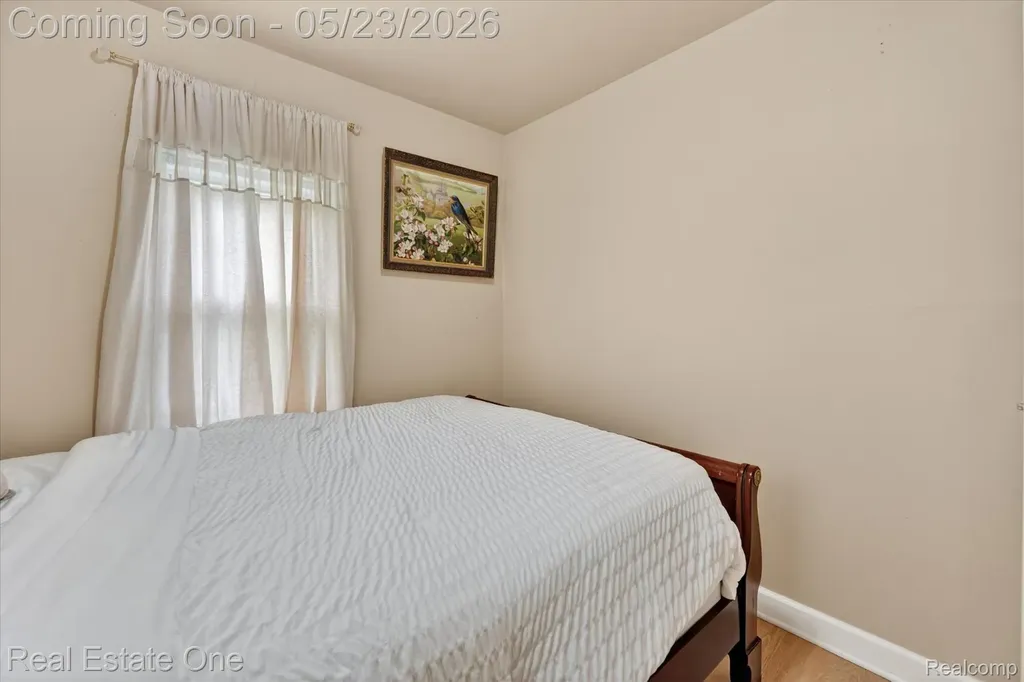 28304 Eton Street Westland City MI 48186