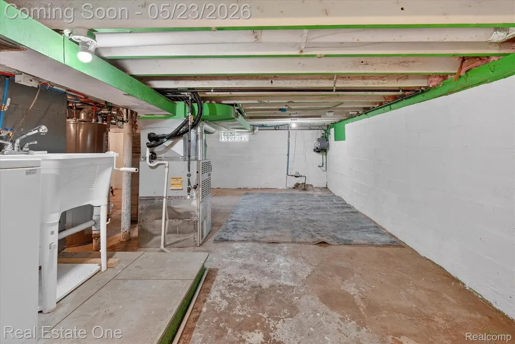 28304 Eton Street Westland City MI 48186