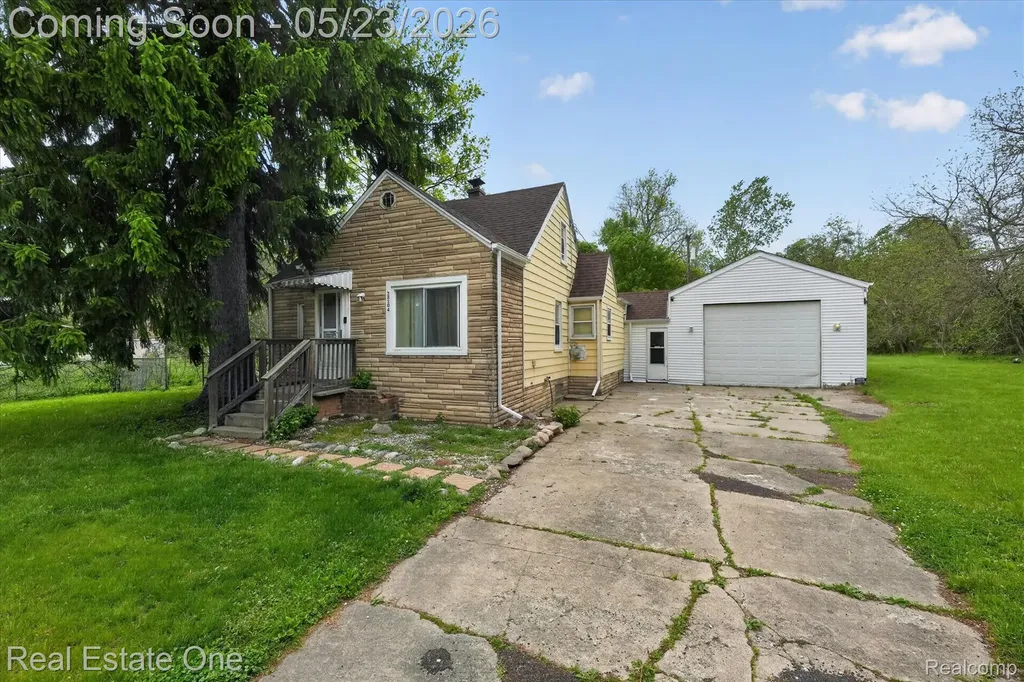 28304 Eton Street Westland City MI 48186
