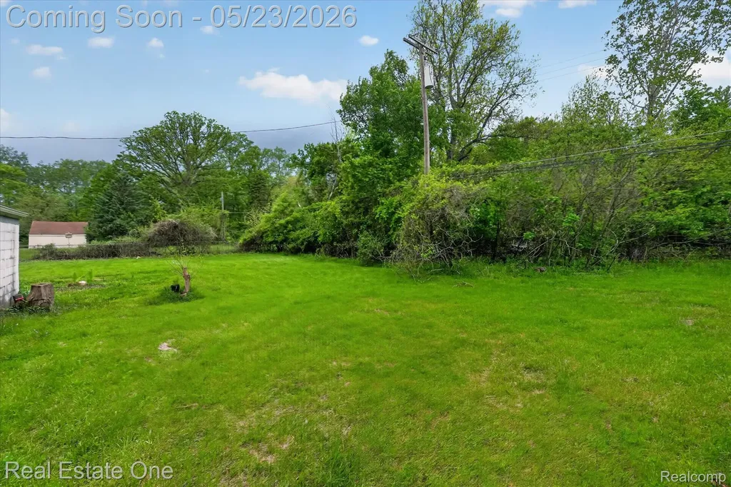 28304 Eton Street Westland City MI 48186