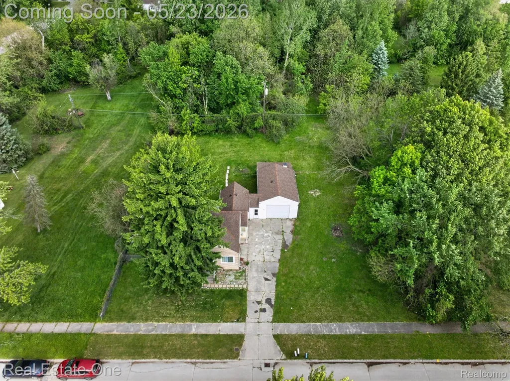 28304 Eton Street Westland City MI 48186