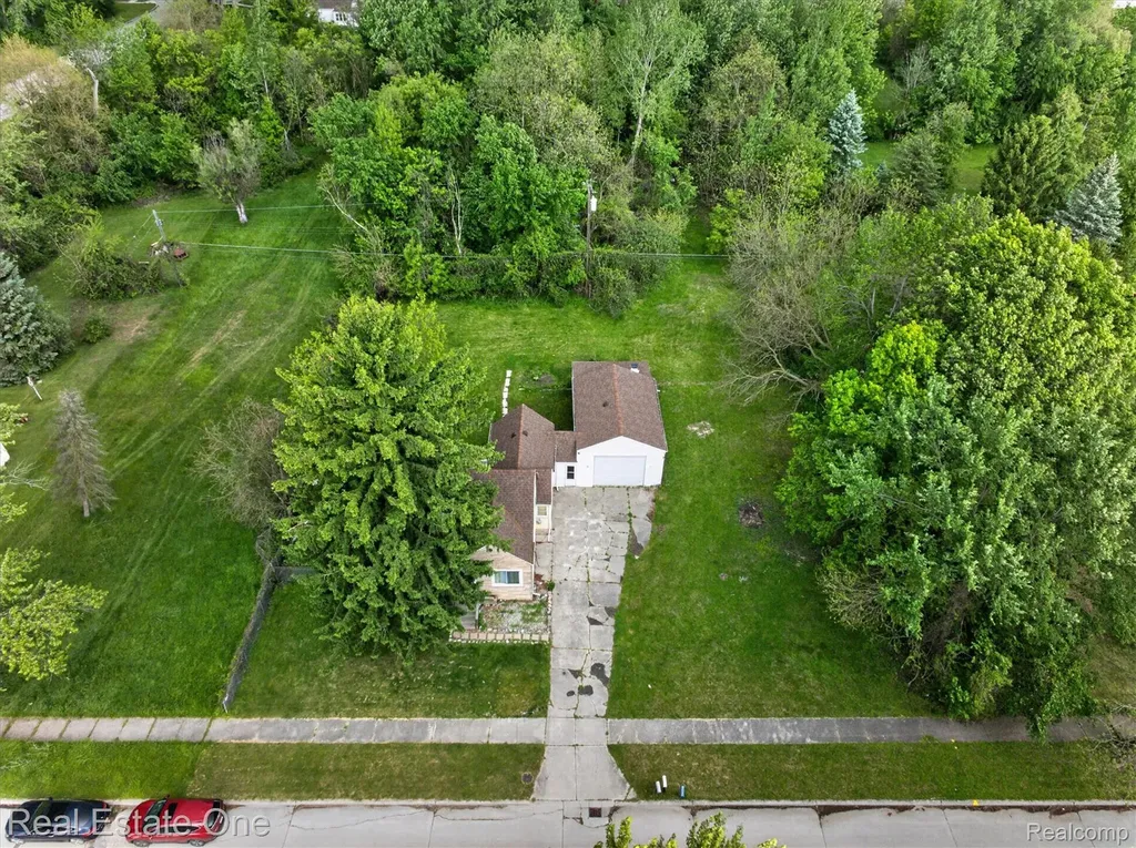 28304 Eton Street Westland City MI 48186