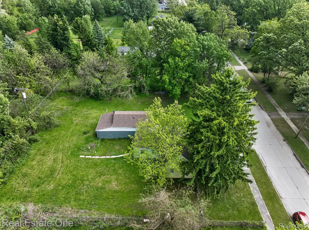 28304 Eton Street Westland City MI 48186