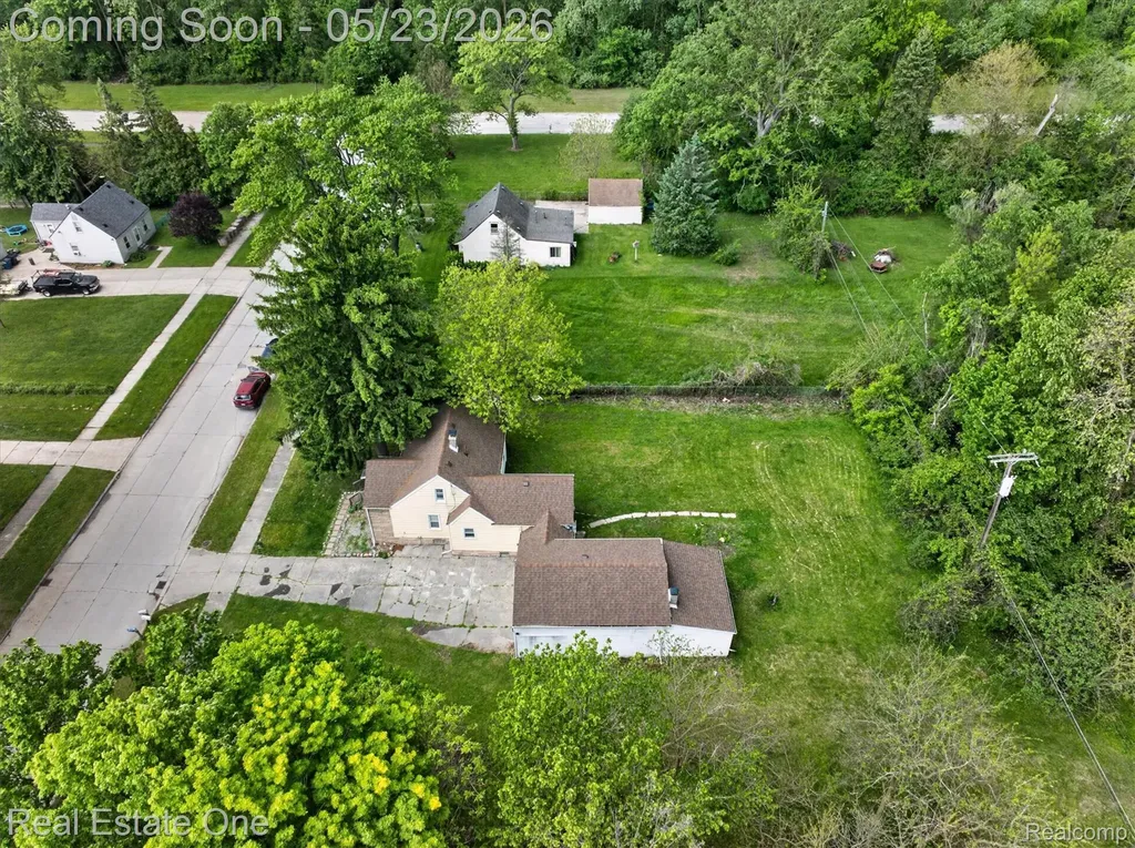 28304 Eton Street Westland City MI 48186