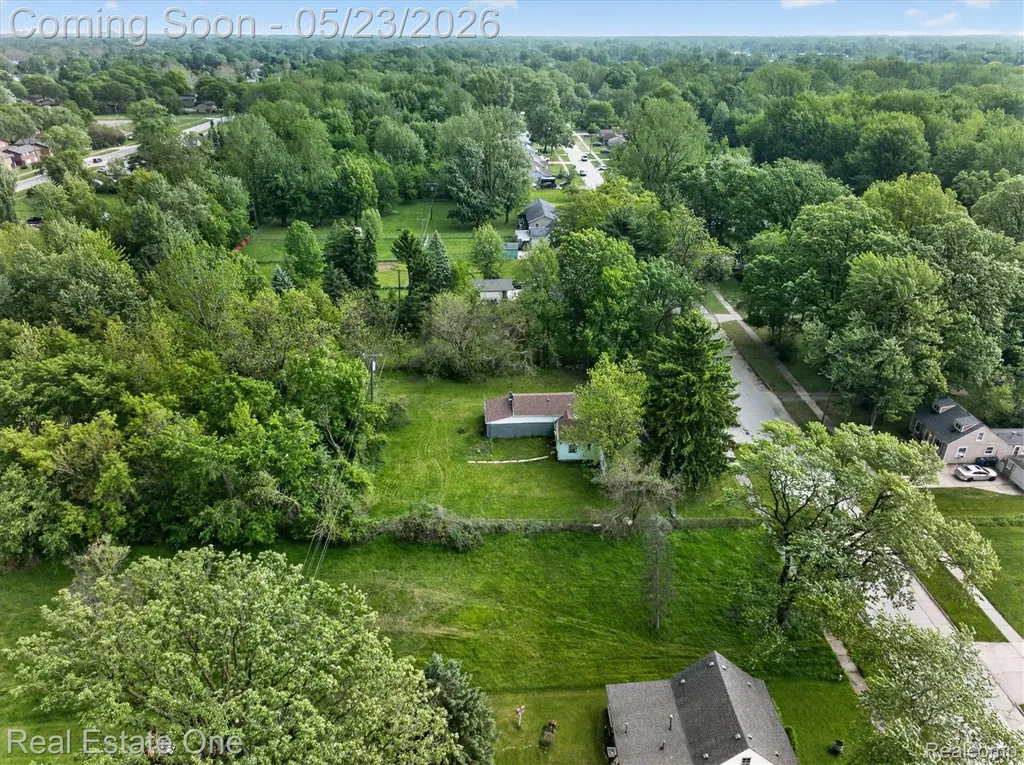 28304 Eton Street Westland City MI 48186