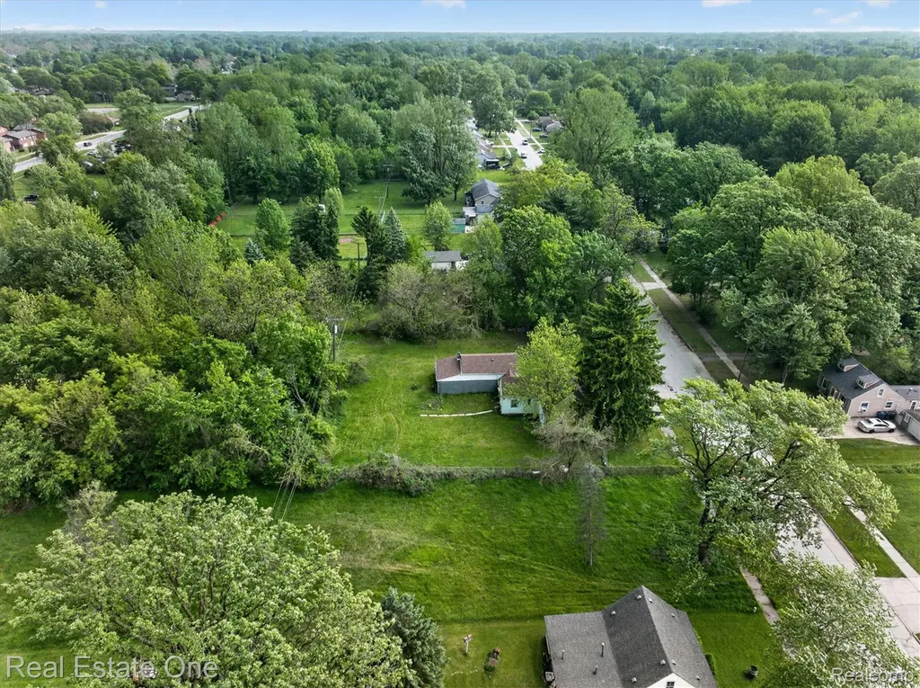 28304 Eton Street Westland City MI 48186