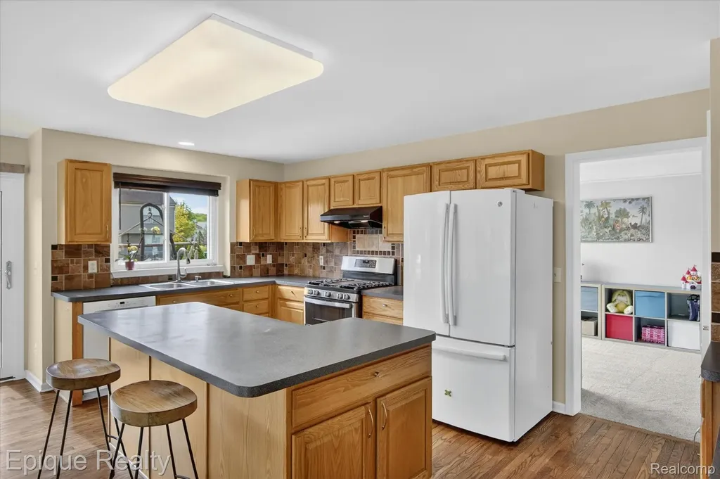 8068 Creek Bend Drive Ypsilanti Charter Township MI 48197