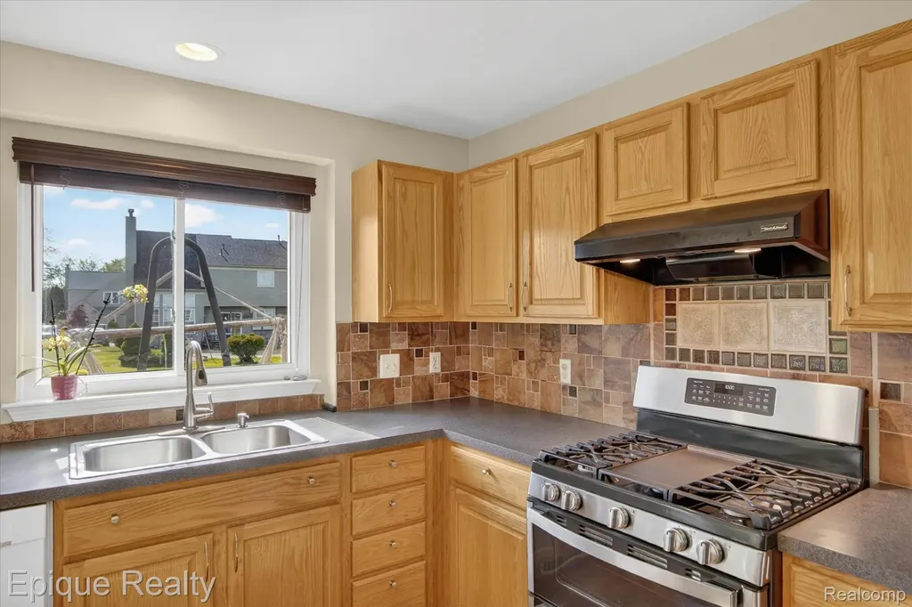 8068 Creek Bend Drive Ypsilanti Charter Township MI 48197