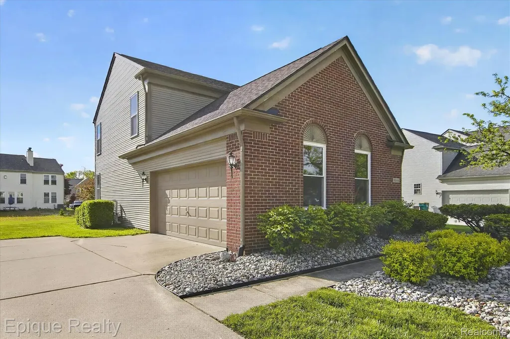 8068 Creek Bend Drive Ypsilanti Charter Township MI 48197
