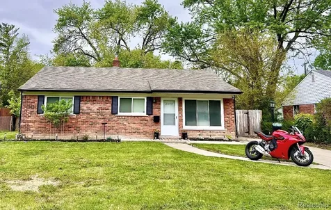 28111 Selkirk Street Southfield City MI 48076