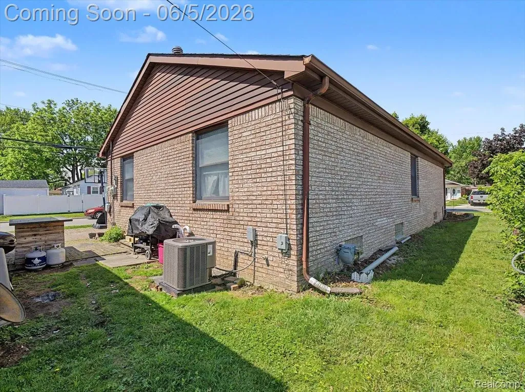 14275 Irene Street Southgate City MI 48195