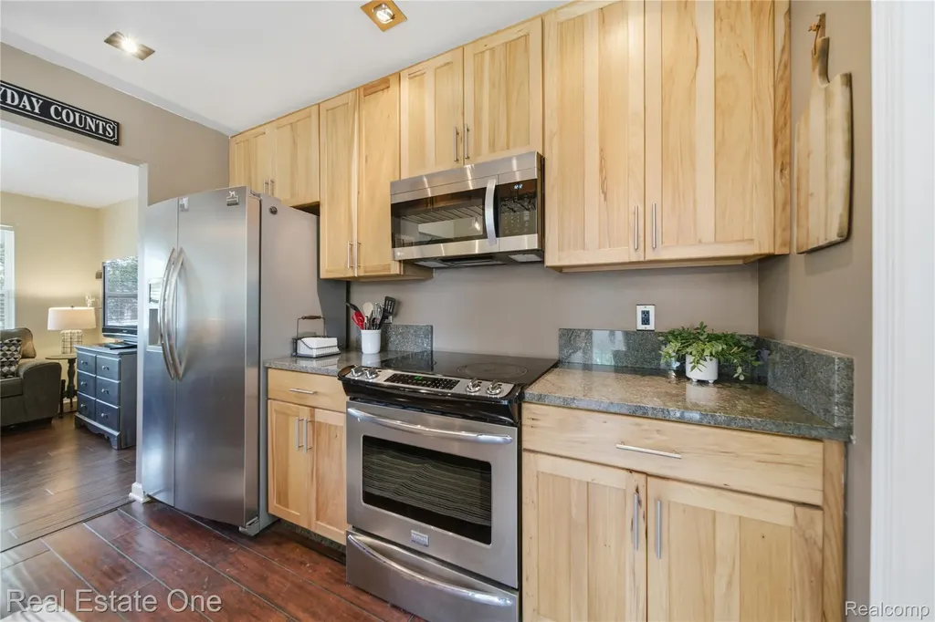 415 Ventnor Commons Genoa Township MI 48843