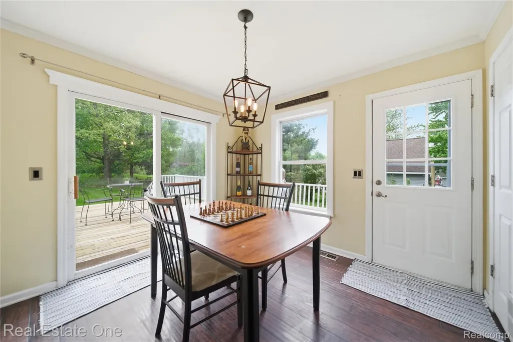 415 Ventnor Commons Genoa Township MI 48843
