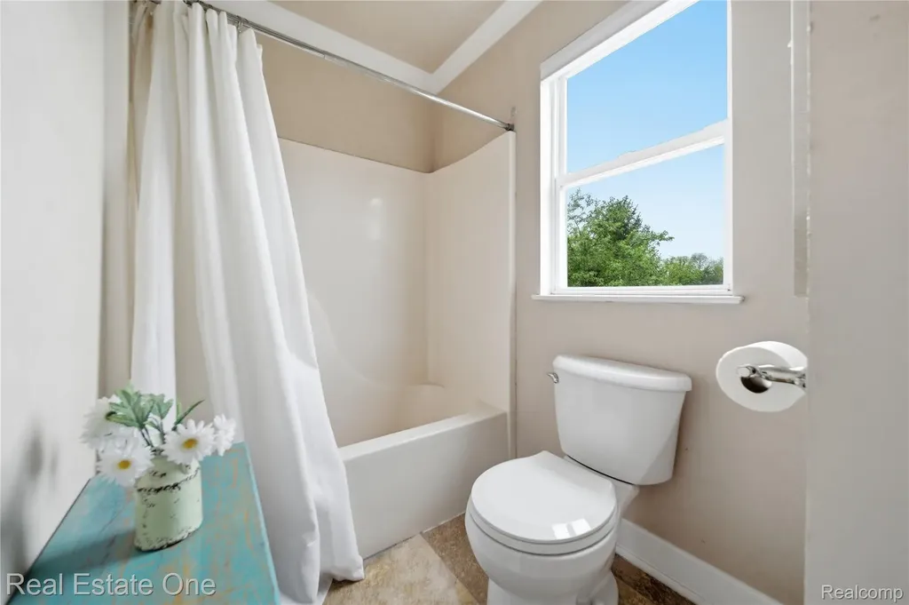 415 Ventnor Commons Genoa Township MI 48843