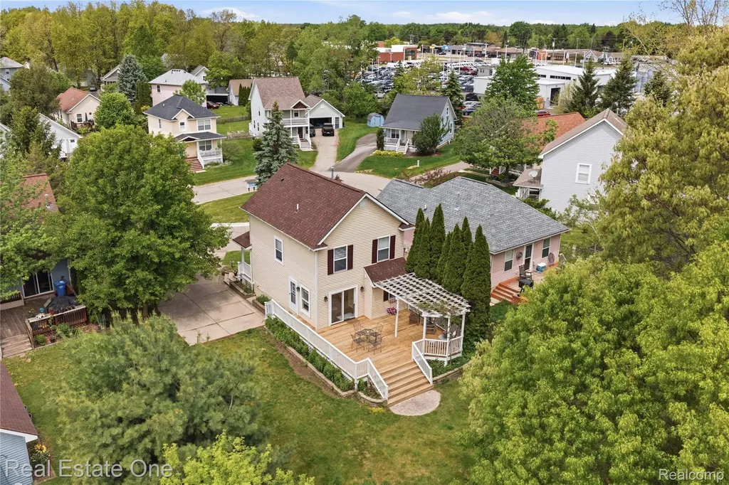 415 Ventnor Commons Genoa Township MI 48843