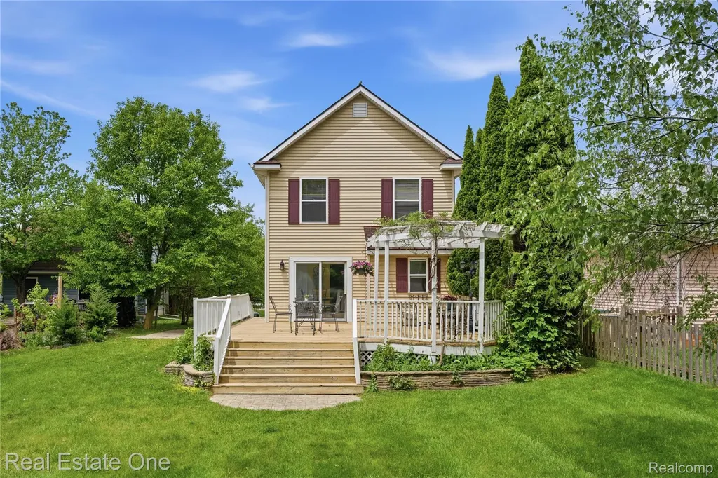 415 Ventnor Commons Genoa Township MI 48843