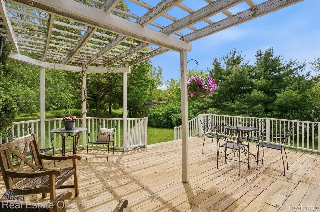 415 Ventnor Commons Genoa Township MI 48843