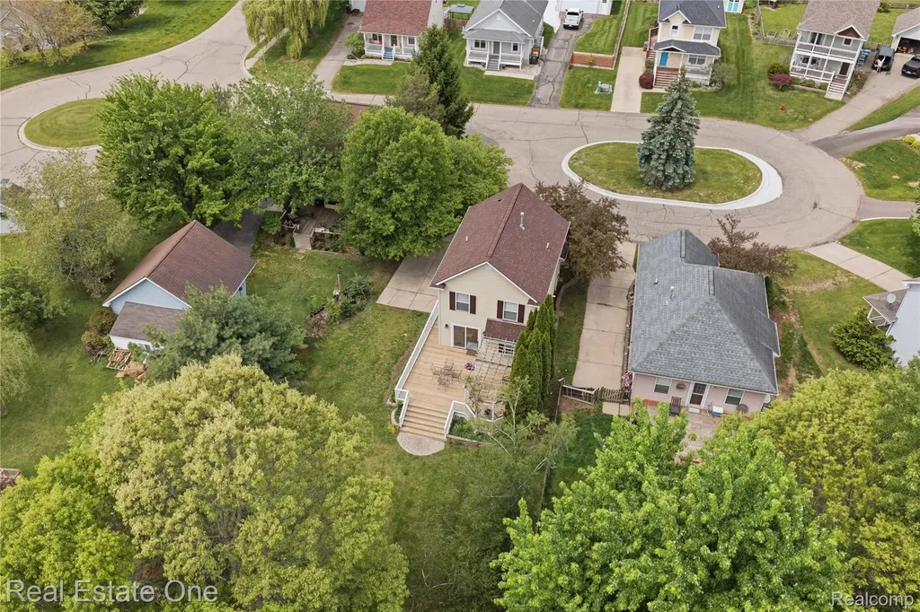 415 Ventnor Commons Genoa Township MI 48843