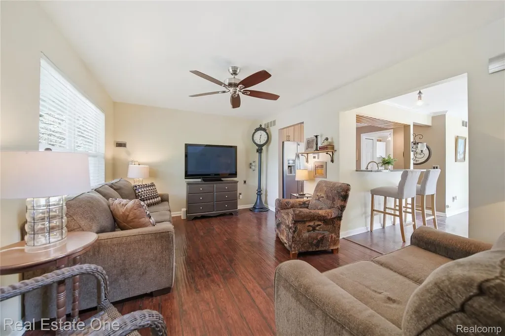 415 Ventnor Commons Genoa Township MI 48843