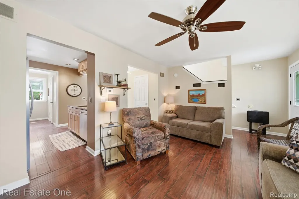 415 Ventnor Commons Genoa Township MI 48843