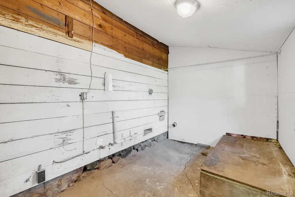 7054 Mccords Avenue SE Caledonia Township MI 49302