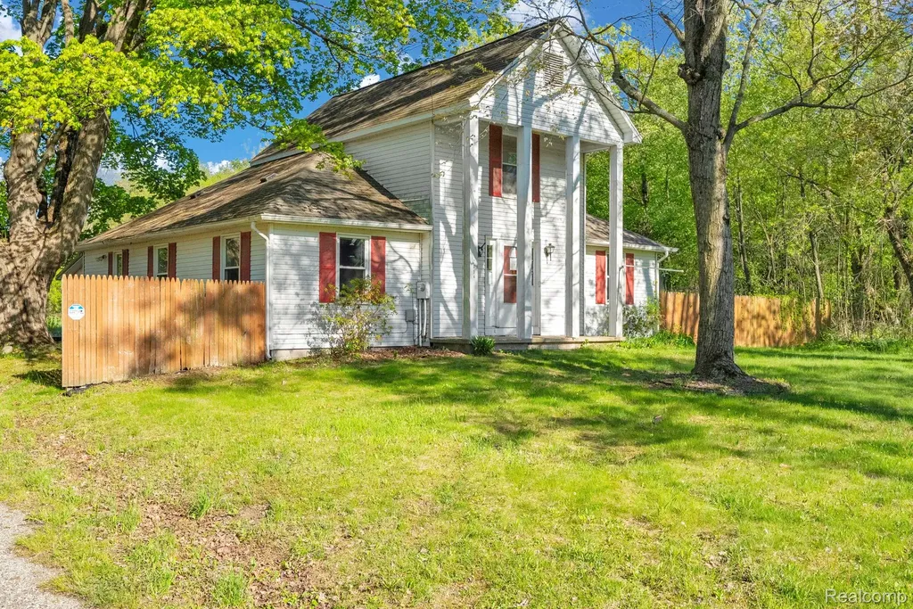 7054 Mccords Avenue SE Caledonia Township MI 49302