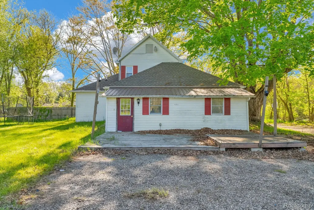 7054 Mccords Avenue SE Caledonia Township MI 49302