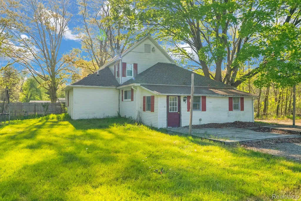 7054 Mccords Avenue SE Caledonia Township MI 49302