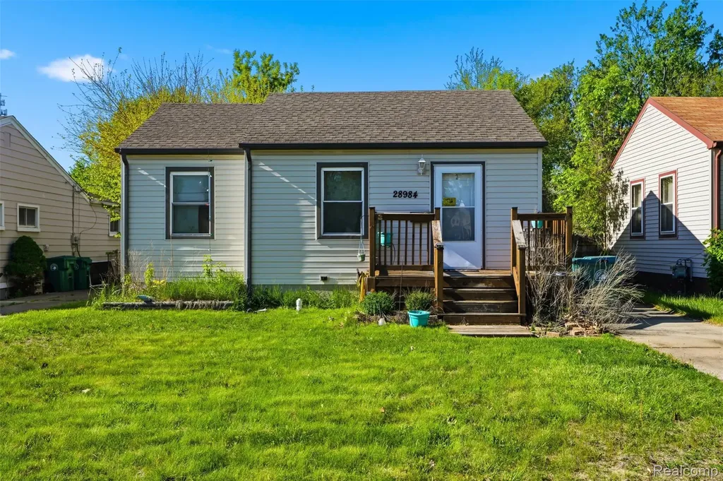 28984 Beechwood Street Garden City City MI 48135