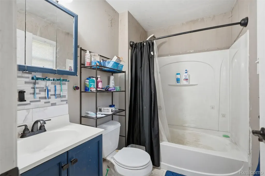 28984 Beechwood Street Garden City City MI 48135