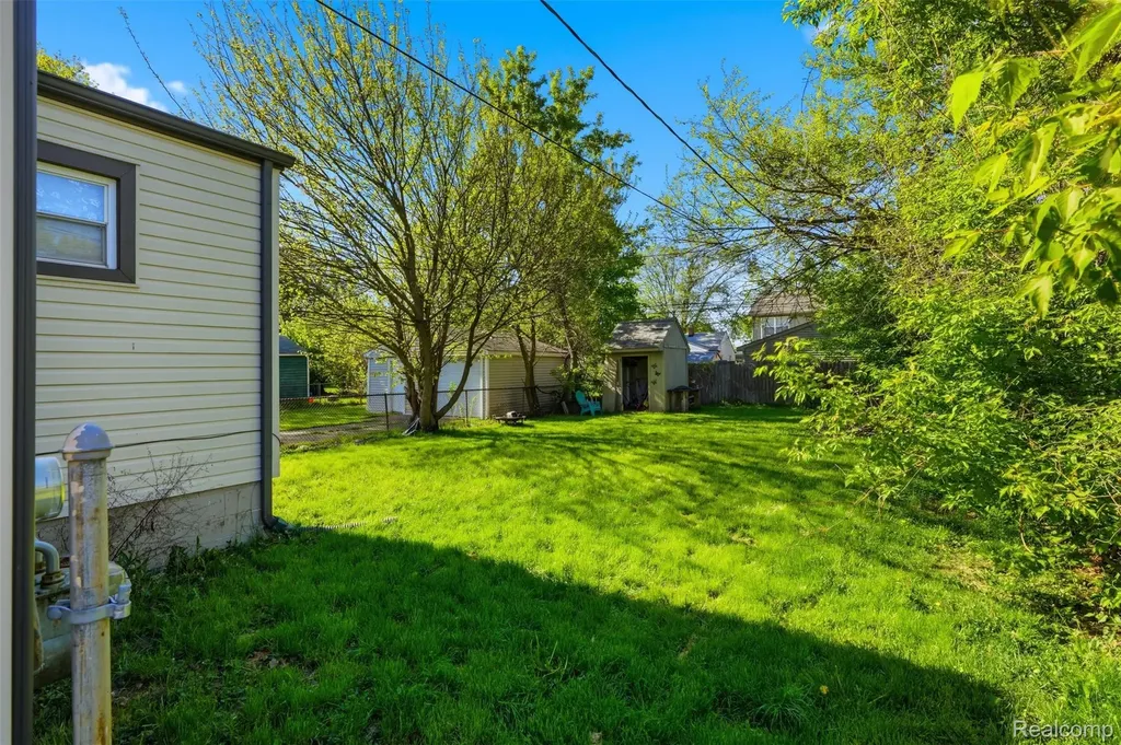 28984 Beechwood Street Garden City City MI 48135