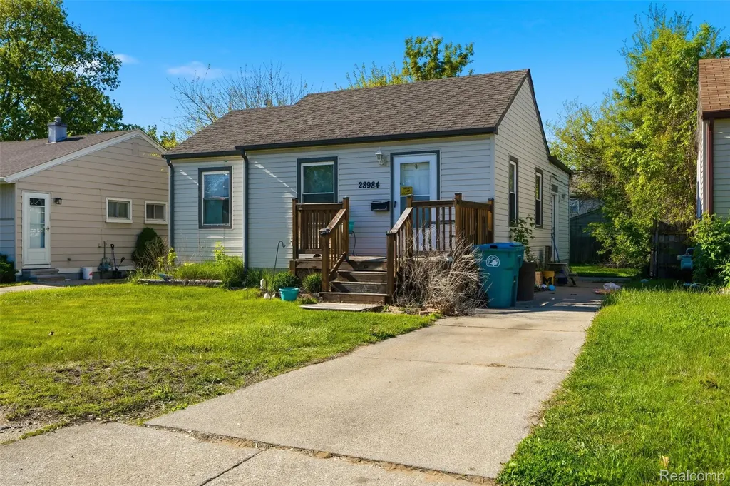 28984 Beechwood Street Garden City City MI 48135