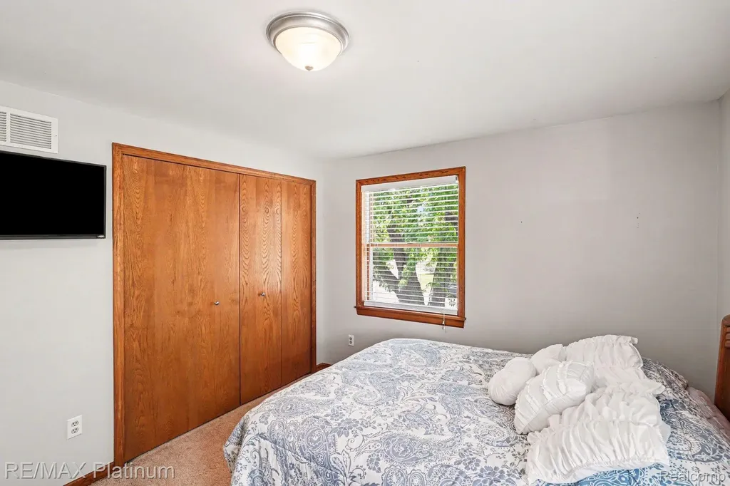 61959 Topsfield Lane Lyon Charter Township MI 48178