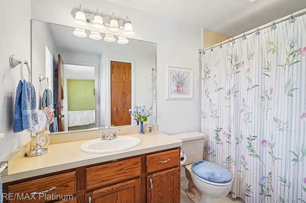 61959 Topsfield Lane Lyon Charter Township MI 48178