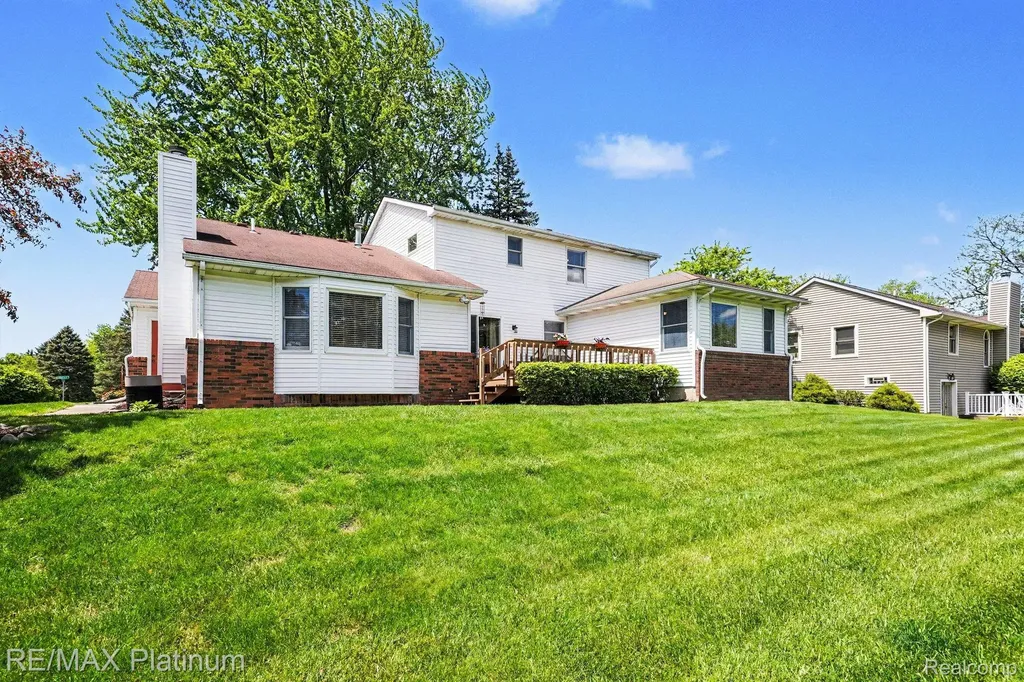61959 Topsfield Lane Lyon Charter Township MI 48178
