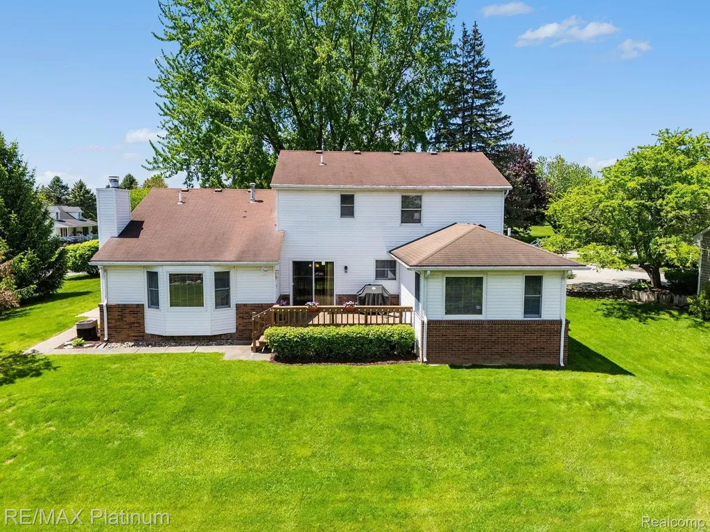 61959 Topsfield Lane Lyon Charter Township MI 48178