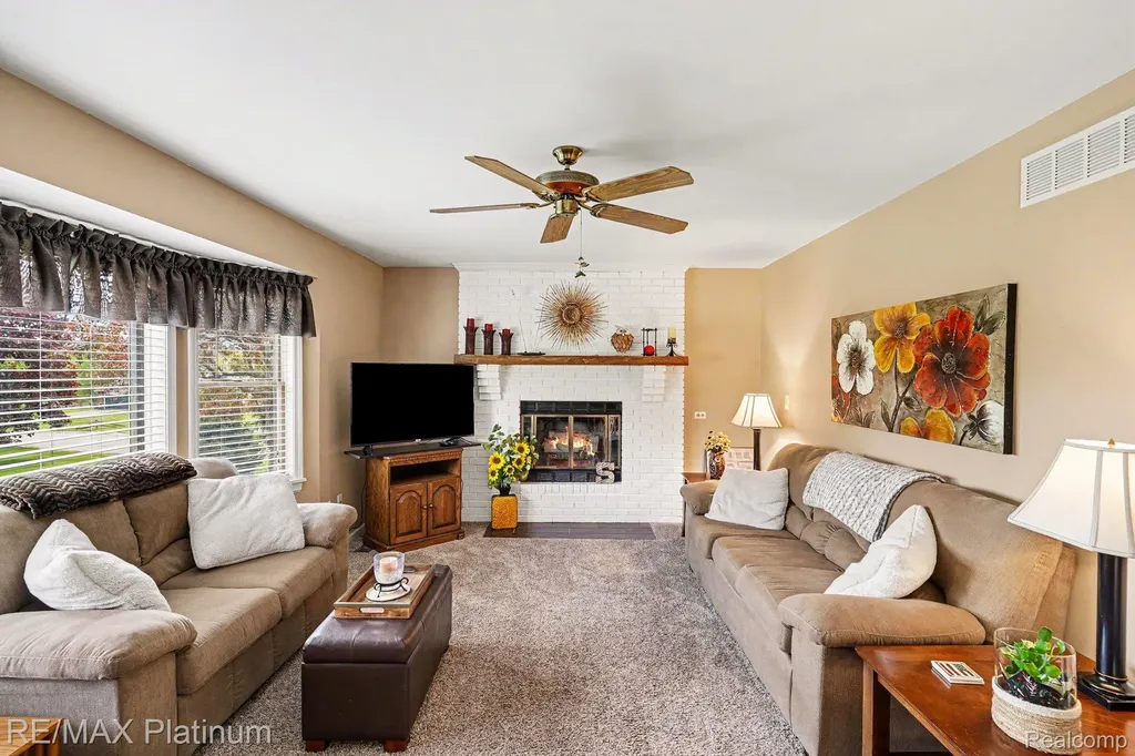 61959 Topsfield Lane Lyon Charter Township MI 48178