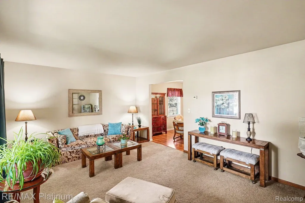 61959 Topsfield Lane Lyon Charter Township MI 48178
