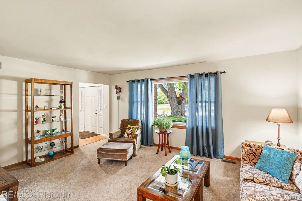 61959 Topsfield Lane Lyon Charter Township MI 48178