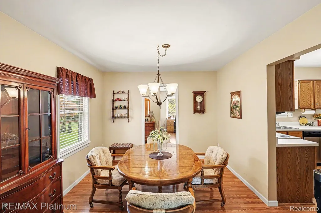 61959 Topsfield Lane Lyon Charter Township MI 48178