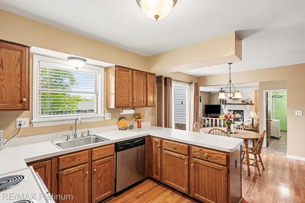61959 Topsfield Lane Lyon Charter Township MI 48178
